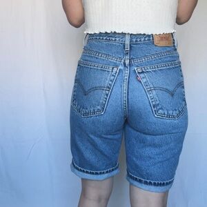 Levi’s | Vintage Y2k 2001 550 Relaxed Fit Student Bermuda Jean Shorts Hi-Rise